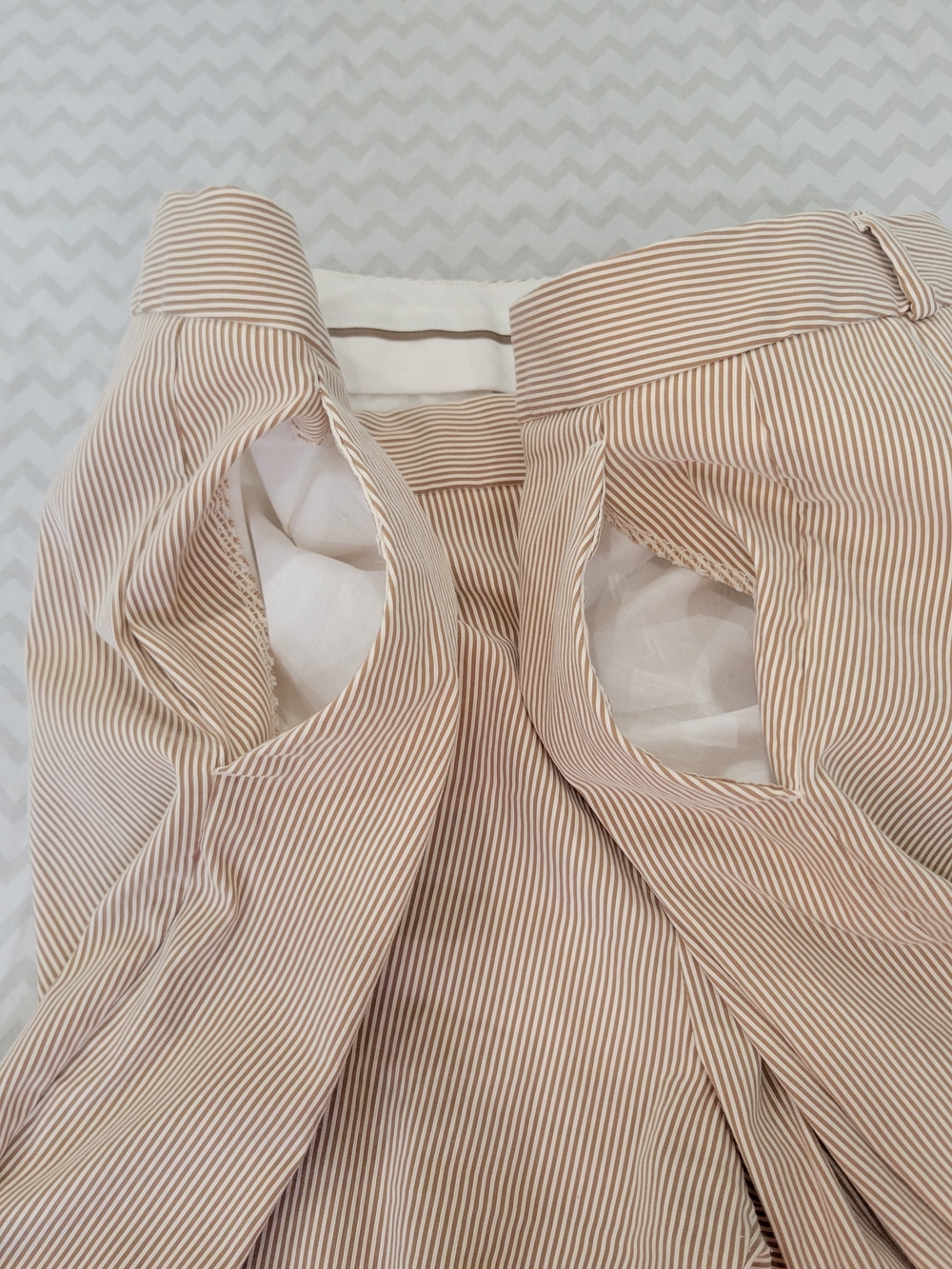 Banana Republic Neutral Pinstripe Bermuda Shorts Size 14 - Picture 5 of 11